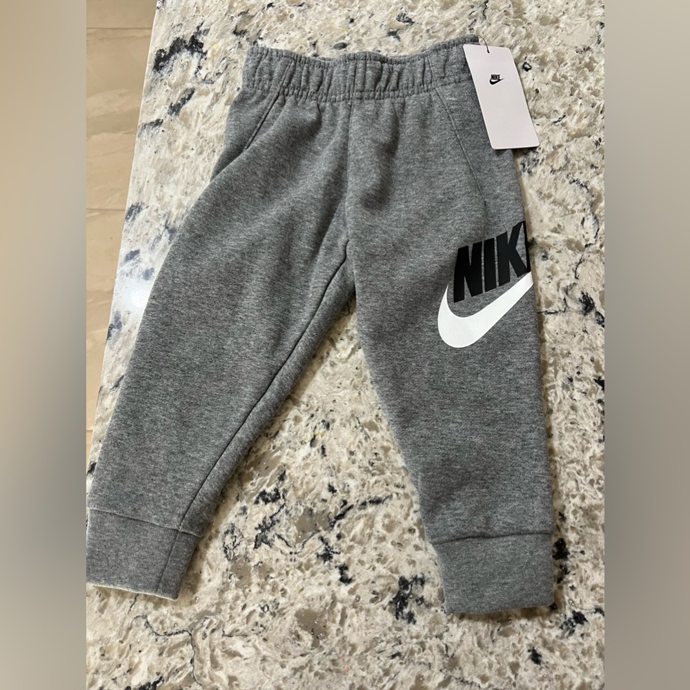 NWT Nike 2T toddler boy gray sweatpants
